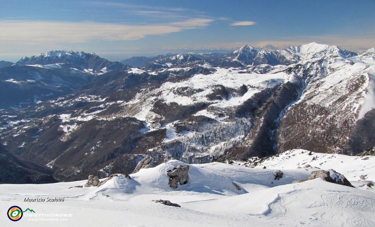 39 Panorama Ovest, dal Resegone alle Grigne....JPG